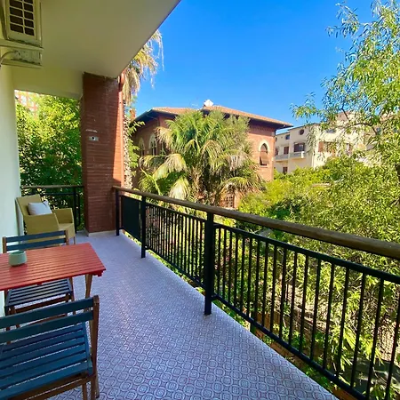 Dei Buoni E Cattivi Alojamento de Acomodação e Pequeno-almoço Cagliari