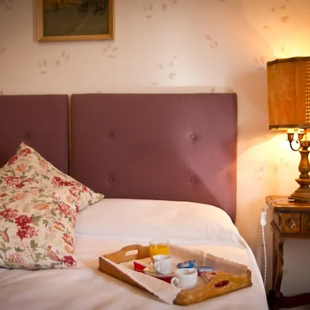 Alojamento de Acomodação e Pequeno-almoço Dei Buoni E Cattivi 4*