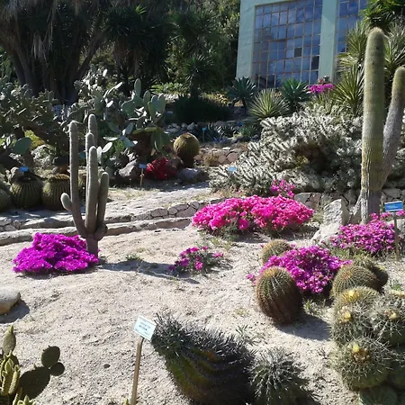 Alojamento de Acomodação e Pequeno-almoço Dei Buoni E Cattivi Cagliari