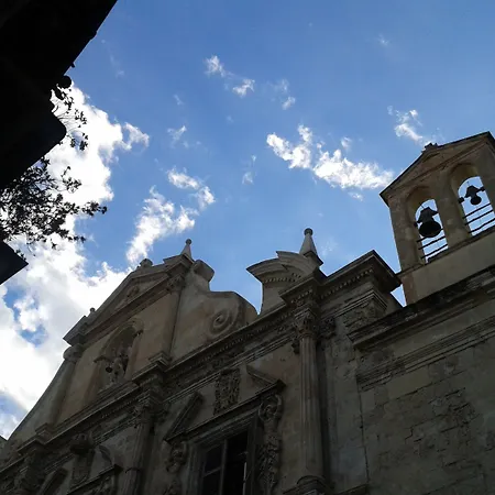 Alojamento de Acomodação e Pequeno-almoço Dei Buoni E Cattivi Cagliari