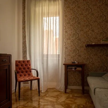 Alojamento de Acomodação e Pequeno-almoço Dei Buoni E Cattivi Cagliari