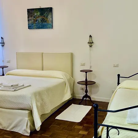 Dei Buoni E Cattivi Couette-café 4*