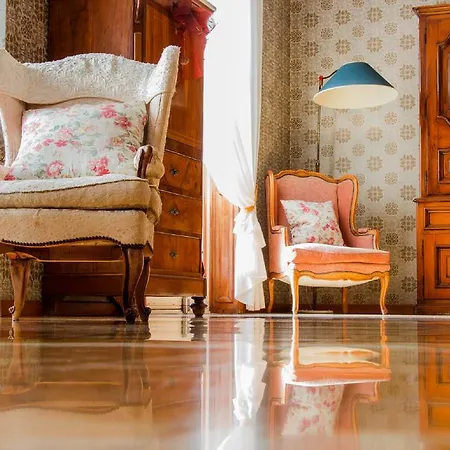 Alojamento de Acomodação e Pequeno-almoço Dei Buoni E Cattivi Cagliari