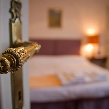 Dei Buoni E Cattivi Alojamento de Acomodação e Pequeno-almoço Cagliari