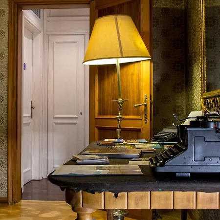 Alojamento de Acomodação e Pequeno-almoço Dei Buoni E Cattivi Cagliari