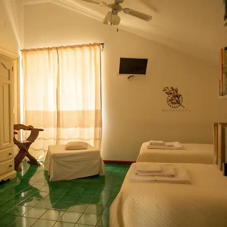 Dei Buoni E Cattivi Oda ve Kahvaltı