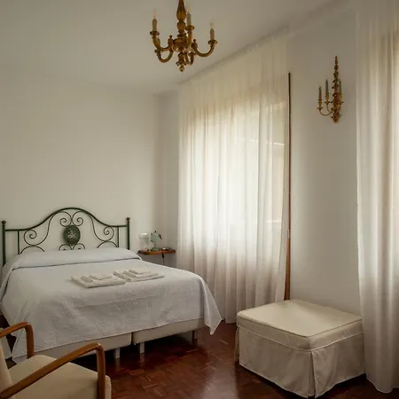 Dei Buoni E Cattivi Oda ve Kahvaltı Cagliari