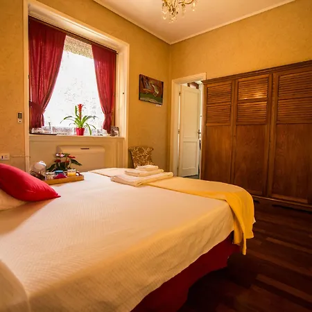 B&B Dei Buoni E Cattivi 칼리아리