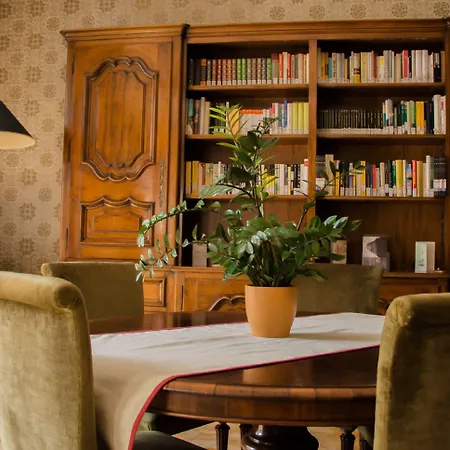 B&B Dei Buoni E Cattivi 칼리아리