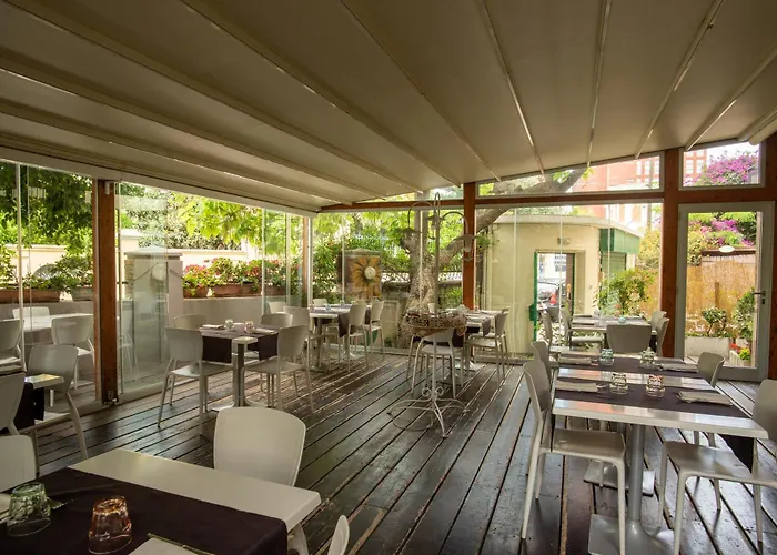 Bed & Breakfast Dei Buoni E Cattivi 4*